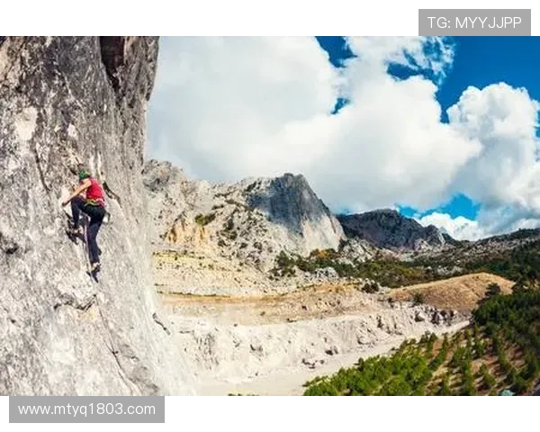 北京攀岩队区域防守策略解析与热点攀岩场地的深度剖析