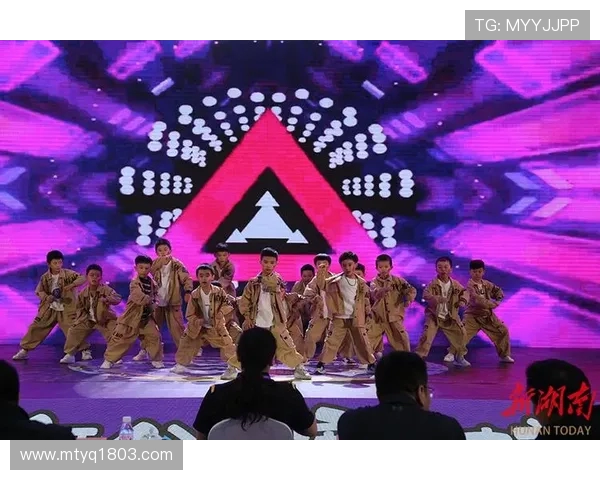 广州街舞队的中路突破揭秘：舞动街头的力量与激情